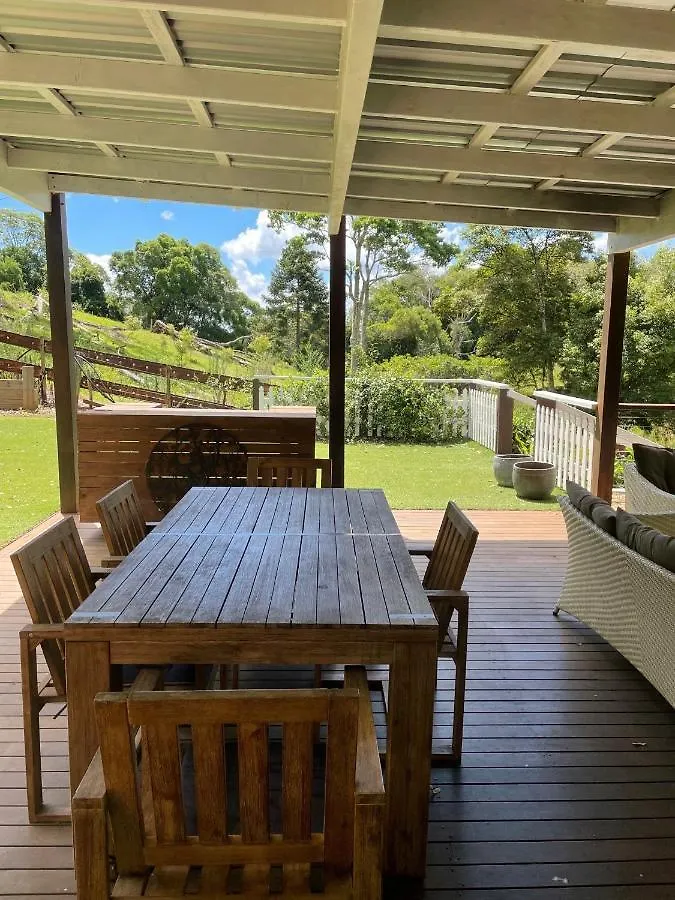 The Lakehouse Manor Affittacamere Maleny Casa di campagna