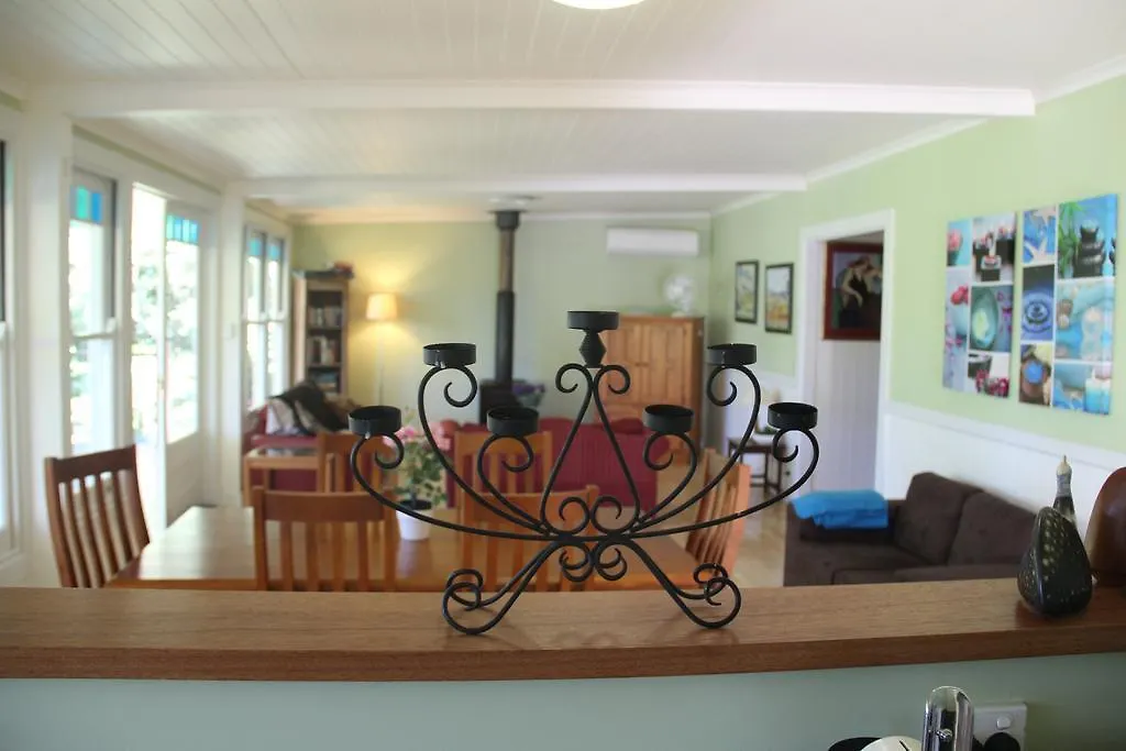 The Lakehouse Manor Affittacamere Maleny Australia
