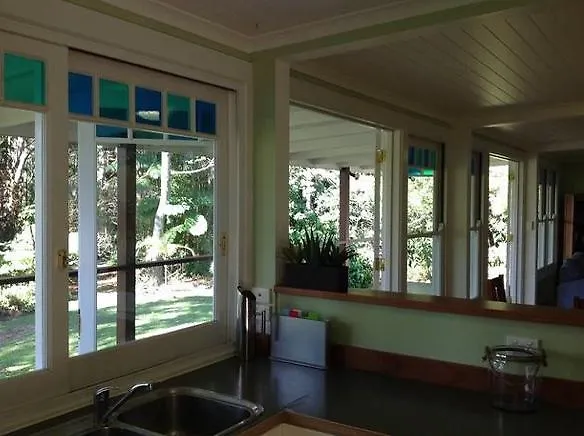 The Lakehouse Manor Affittacamere Maleny Australia