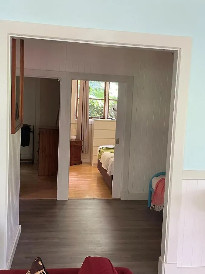 The Lakehouse Manor Guest House Maleny Country house