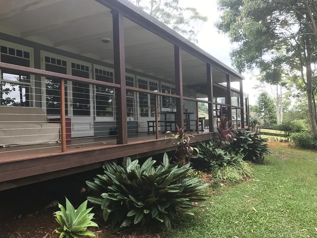 Country house The Lakehouse Manor Guest House Maleny